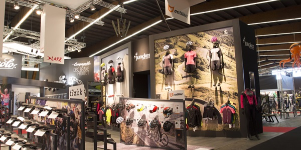Stand_4