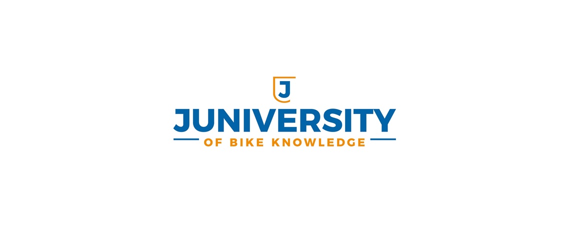 Juniversity_metembleem